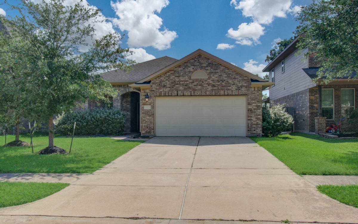 House for rent at 15618 Whispering Green Dr, Cypress, TX 77429