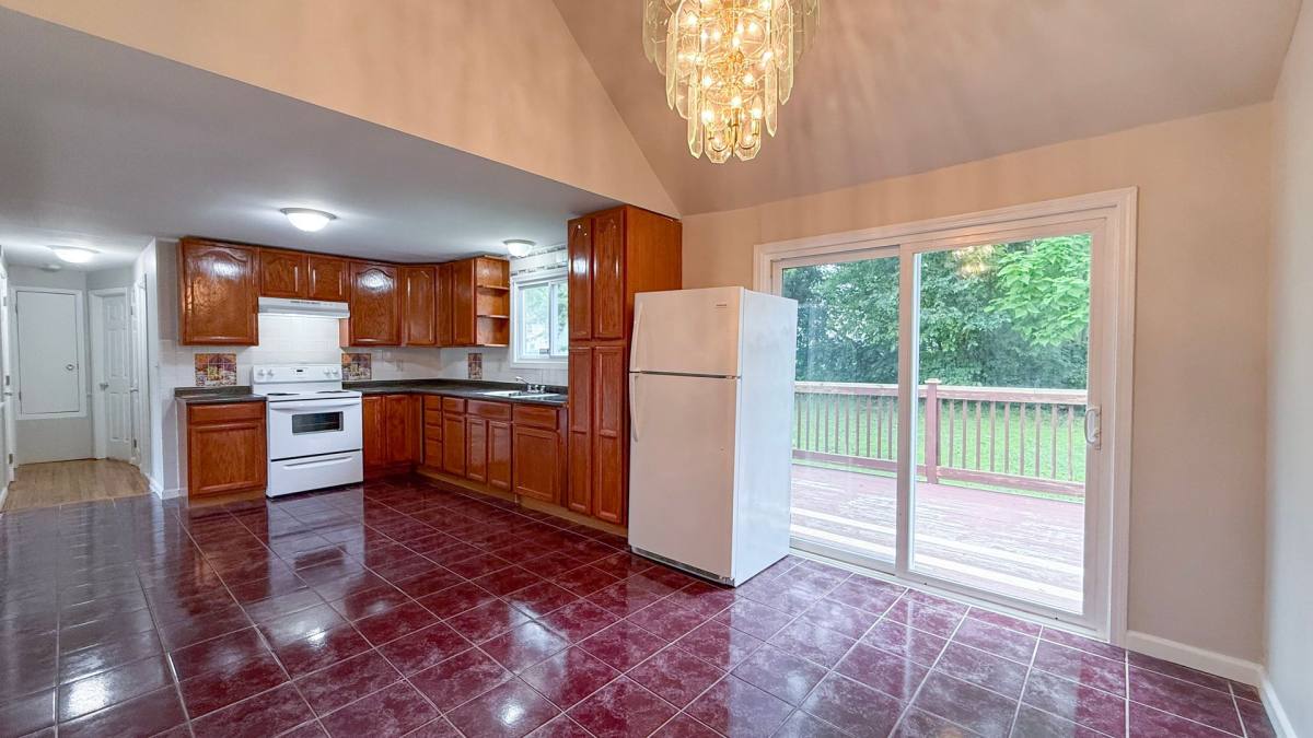 Apartment for rent at 267 Coventry St #1, Hartford, CT 06112