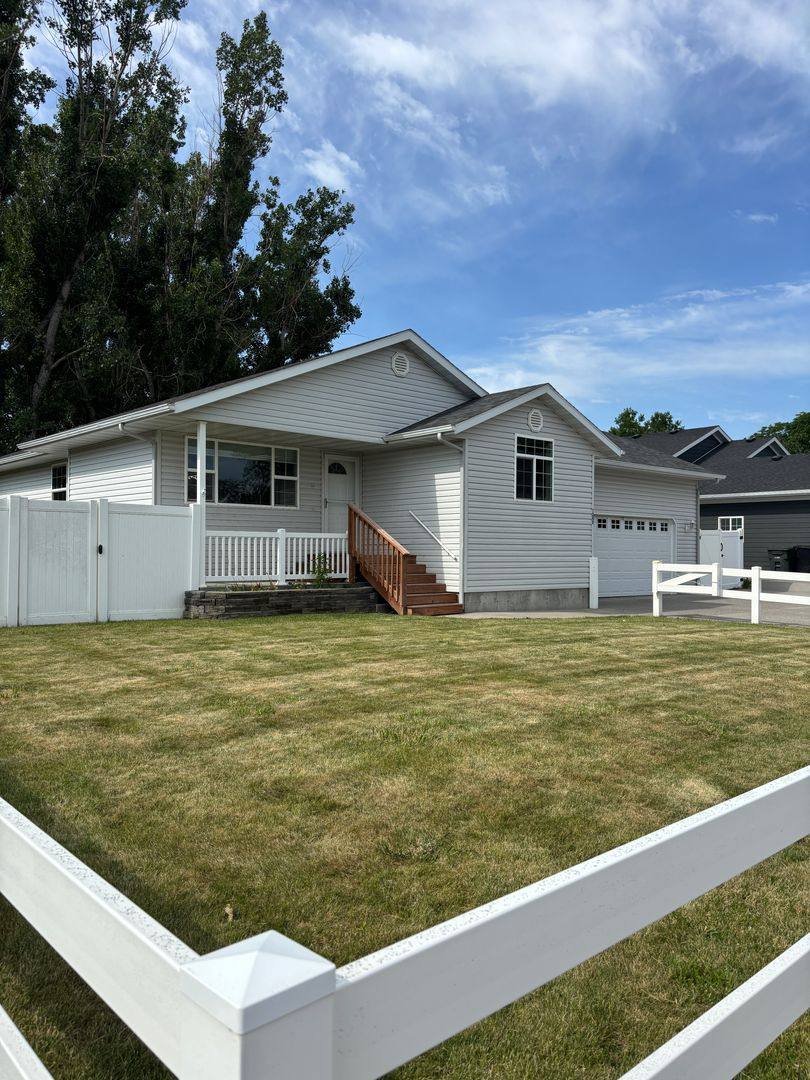House for rent at 1240 Peony Dr, Billings, MT 59105