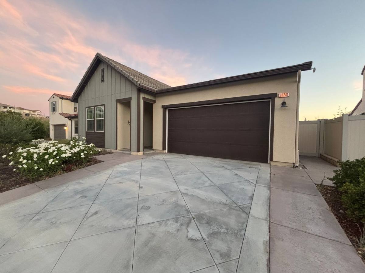 House for rent at 28701 Lambent Way, Santa Clarita, CA 91350