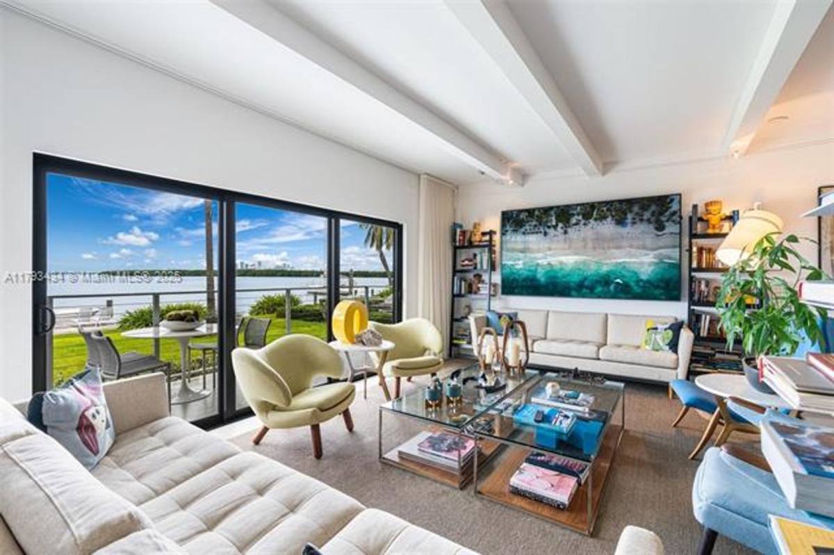 Apartment for rent at 166 Harbor Dr, Key Biscayne, FL 33149