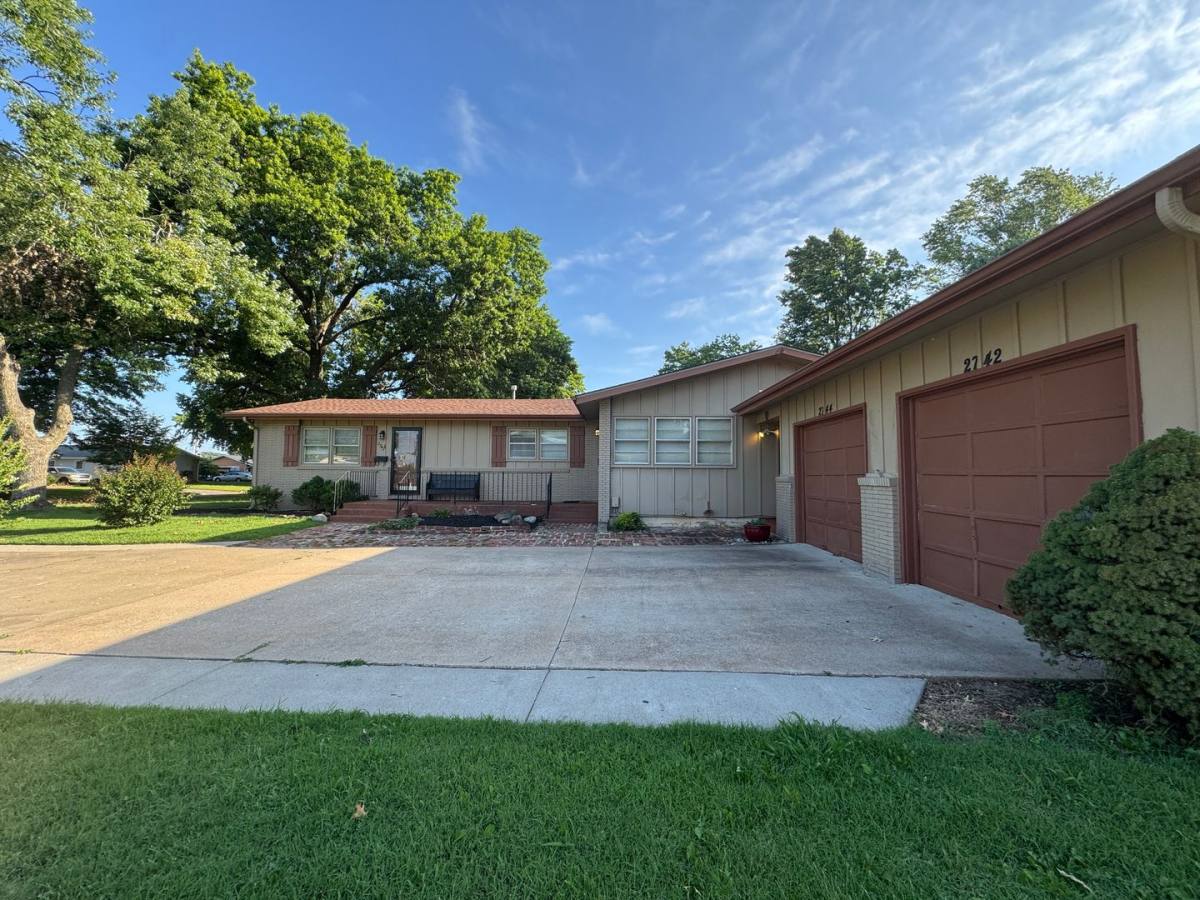 Townhouse for rent at 2742 S Stewart Ave, Springfield, MO 65804