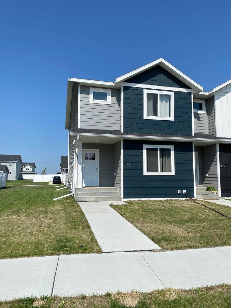 Townhouse for rent at 839 Thames Court, Grand Forks, ND 58203
