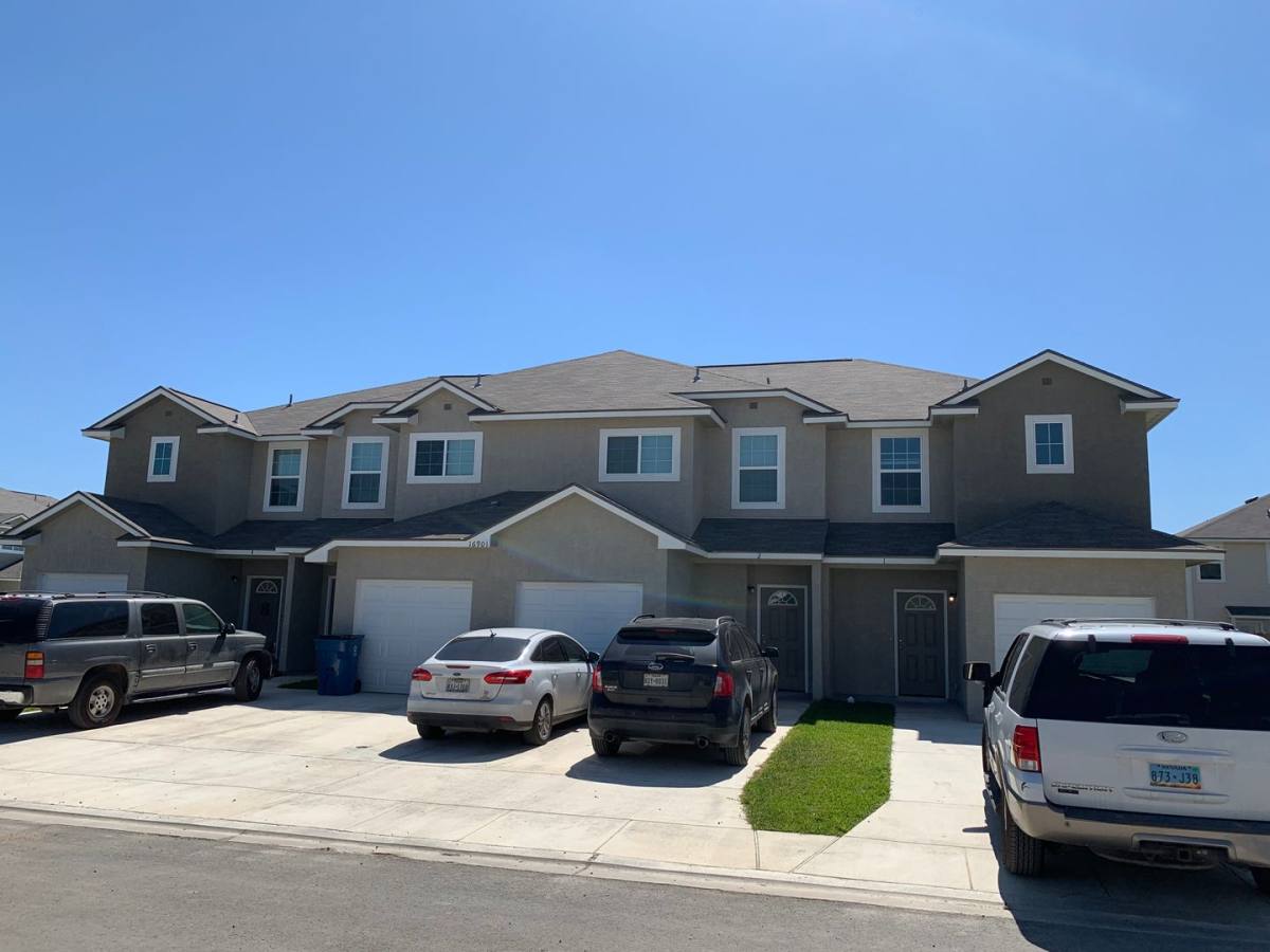 Townhouse for rent at 16901 Spirit Brook #2, Schertz, TX 78154