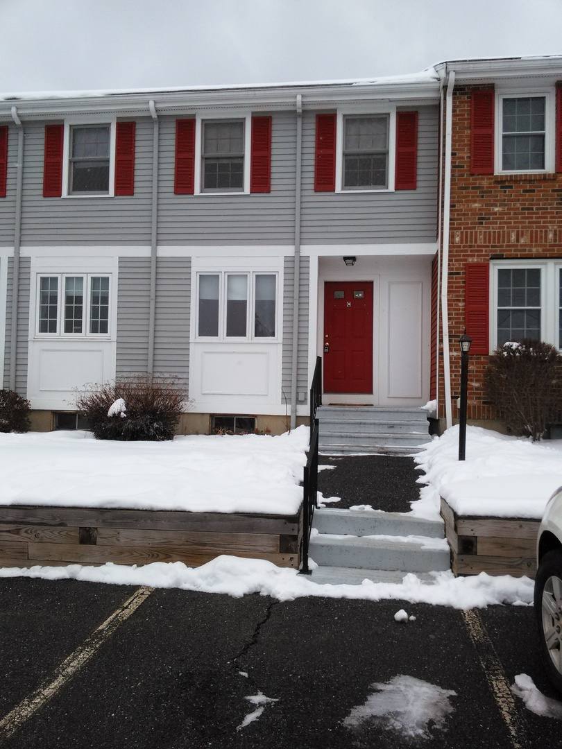 Townhouse for rent at 39C Fox Meadow Rd, Leominster, MA 01453