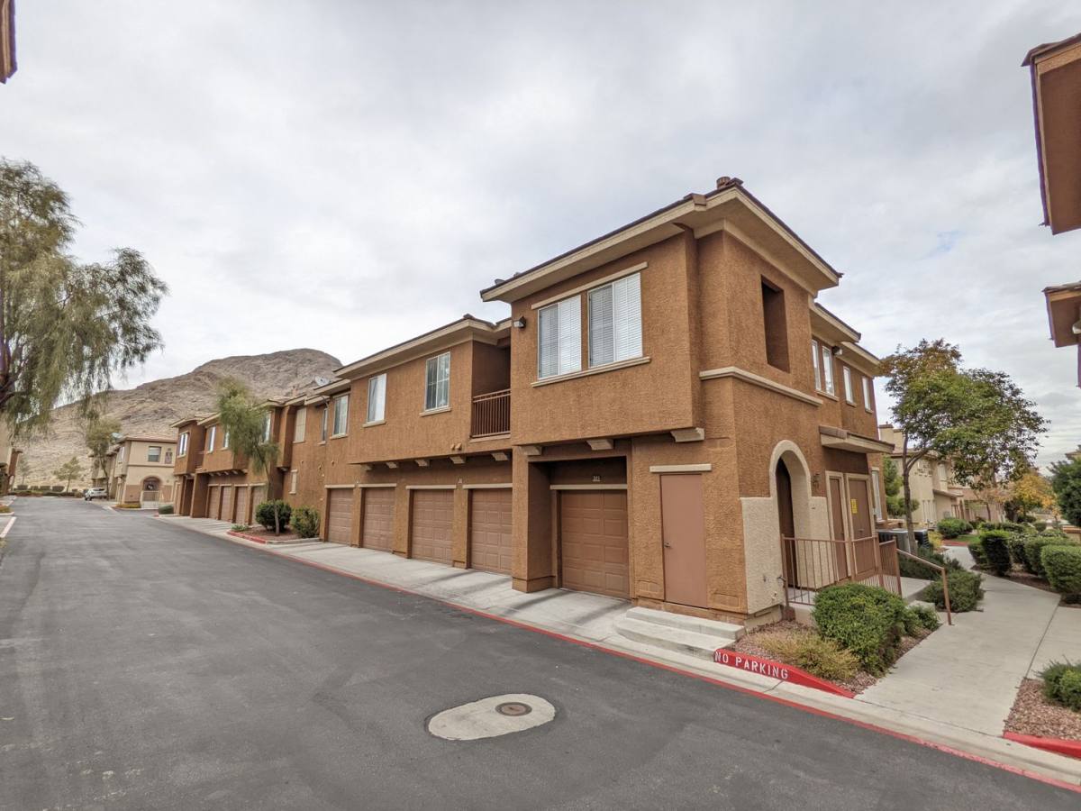 Condo for rent at 10201 Deerfield Beach Ave, Las Vegas, NV 89129