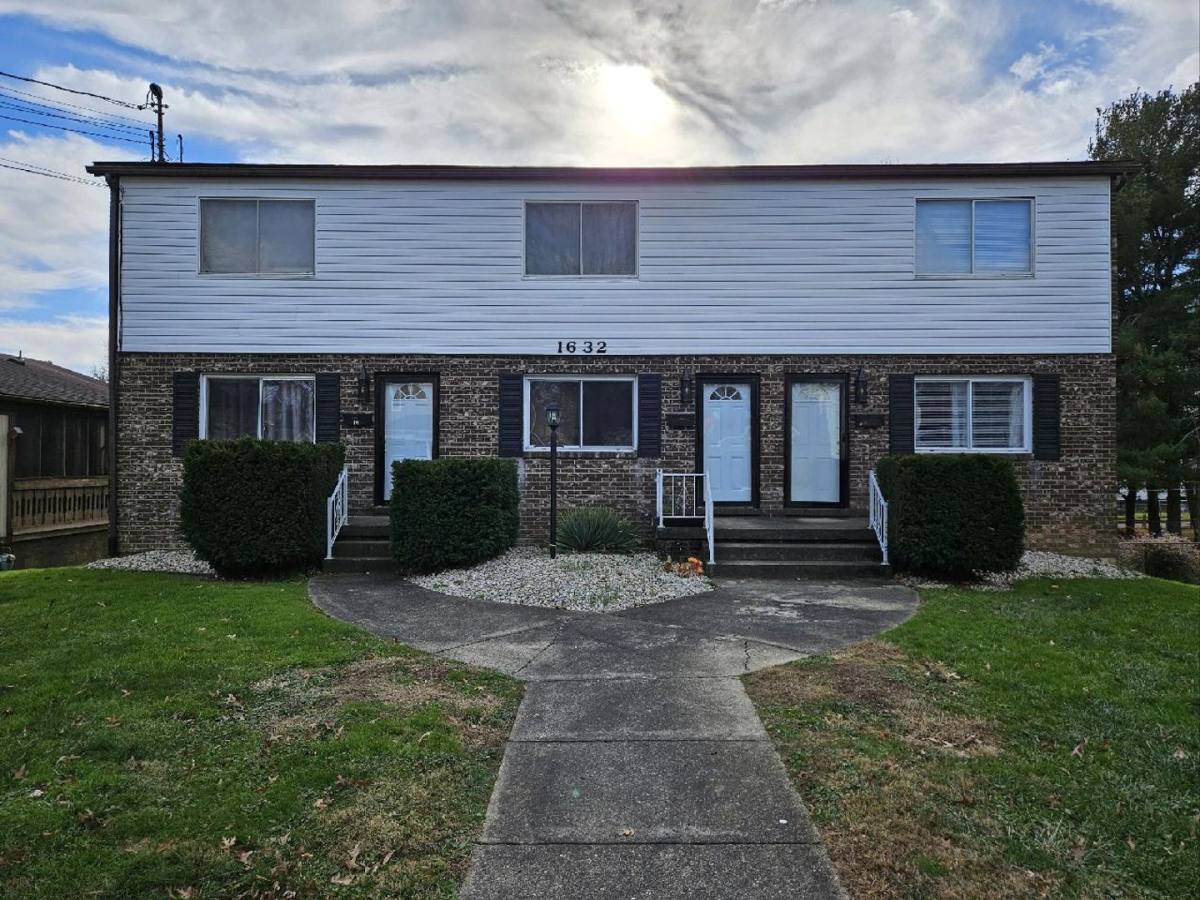 Apartment for rent at 1632 19th St, Parkersburg, WV 26101