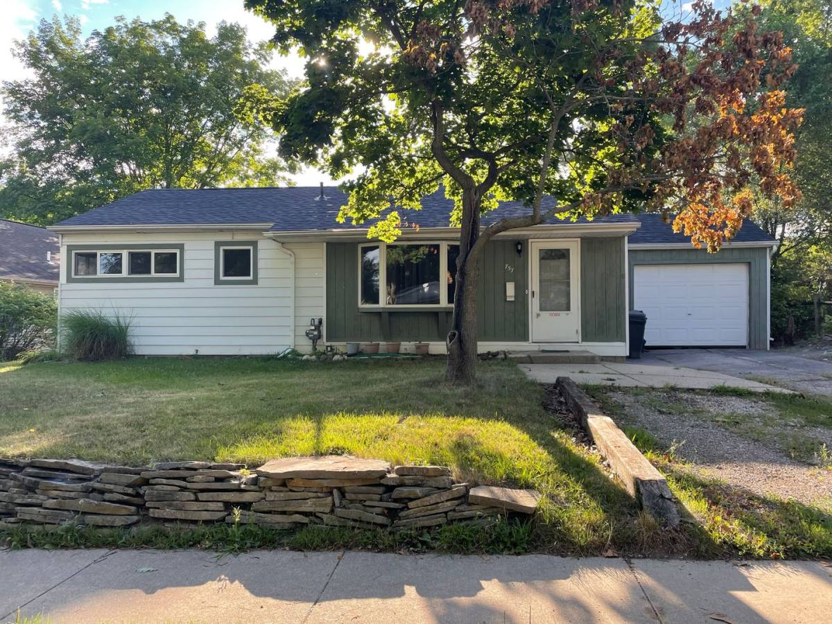 House for rent at 757 Taylor, Chelsea, MI 48118