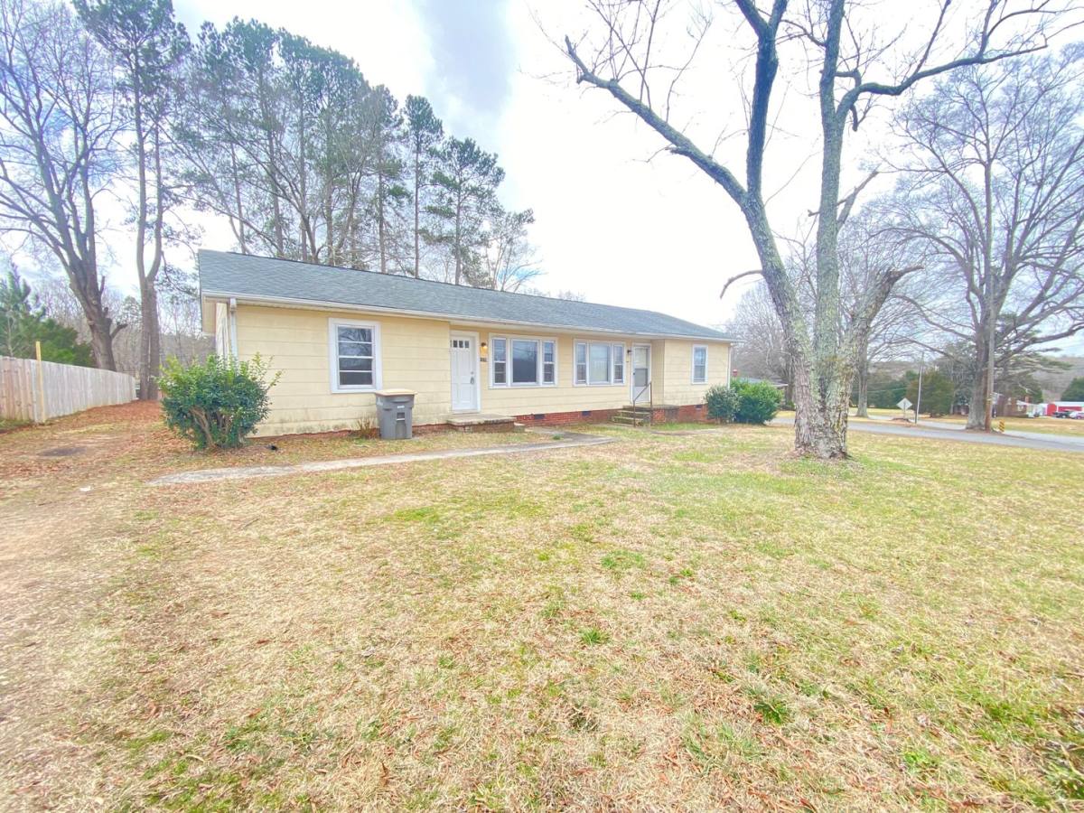 House for rent at 1379 Rainbow Dr, Kannapolis, NC 28081
