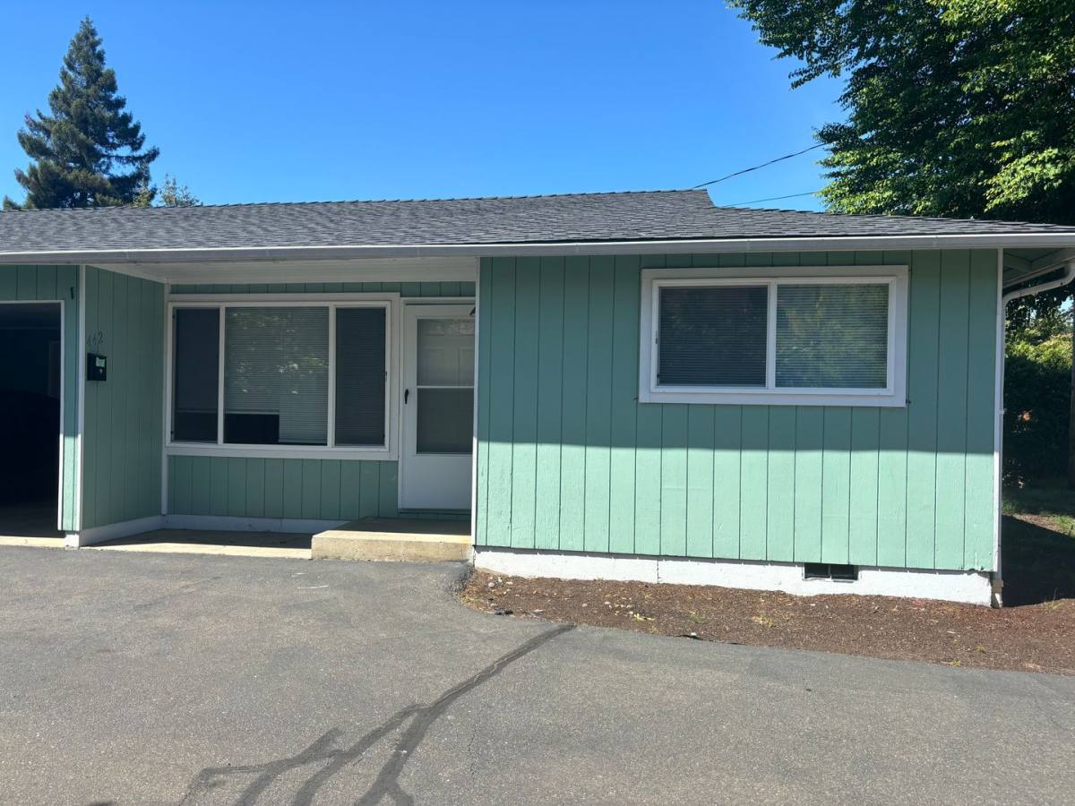 House for rent at 444 Ballf St, Roseburg, OR 97471