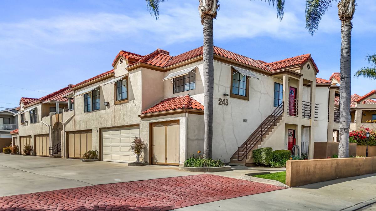 Apartment for rent at 227 & 243 Laurel Ave, Brea, CA 92821