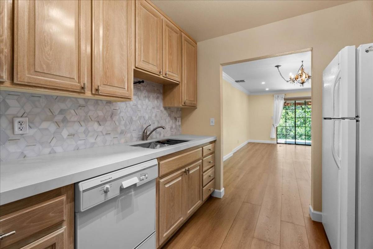 Townhouse for rent at 11311 Tampa Ave, Porter Ranch, CA 91326