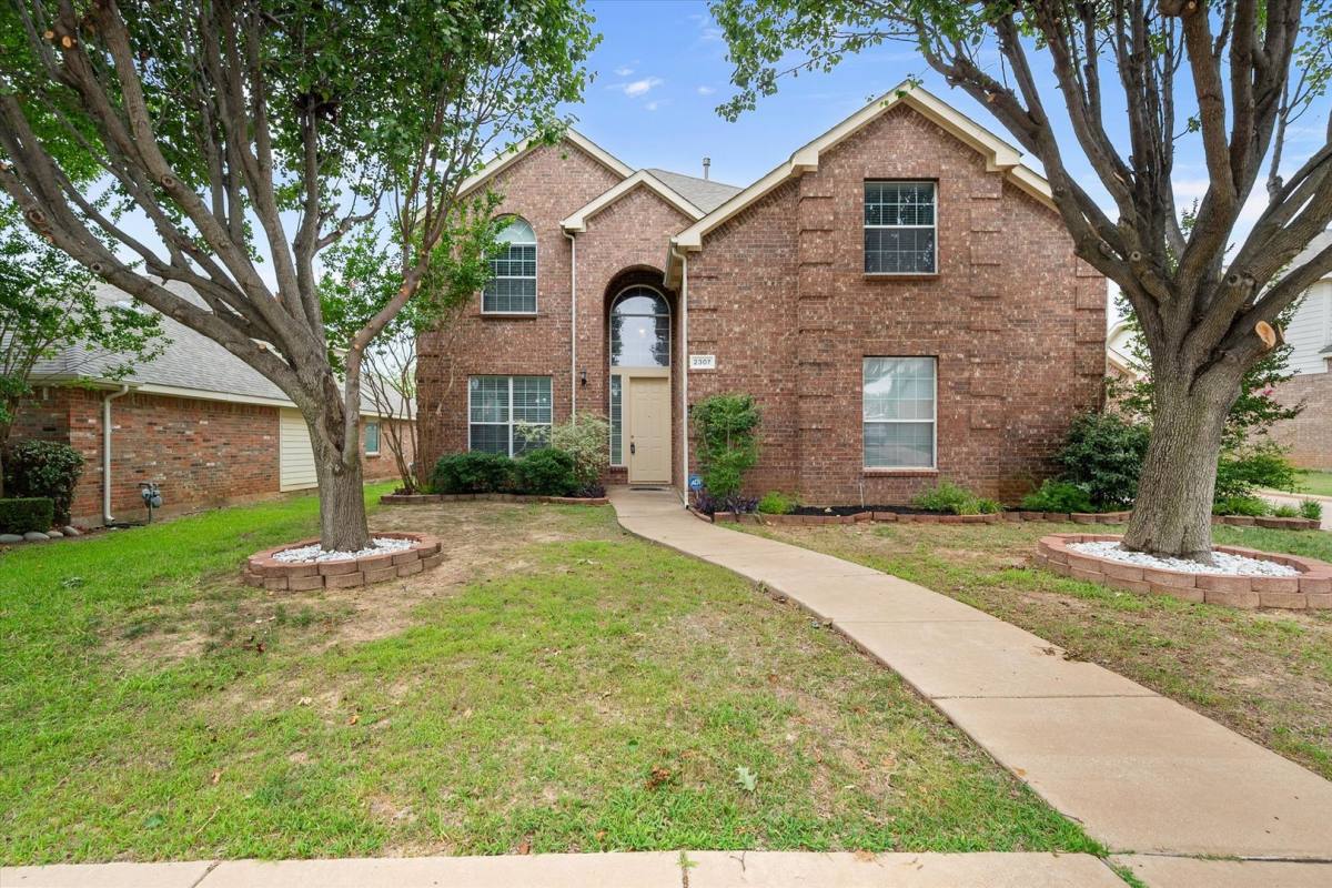 House for rent at 2307 Galway Dr, Mansfield, TX 76063