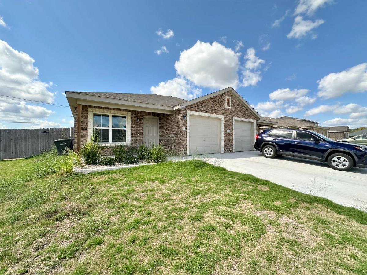 Townhouse for rent at 1833 Clovis Dr, Copperas Cove, TX 76522