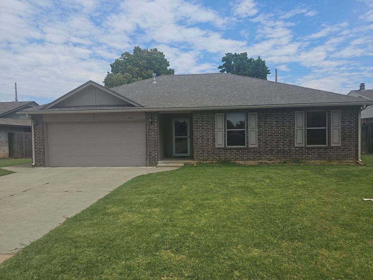 House for rent at 703 W 8th St, Edmond, OK 73003
