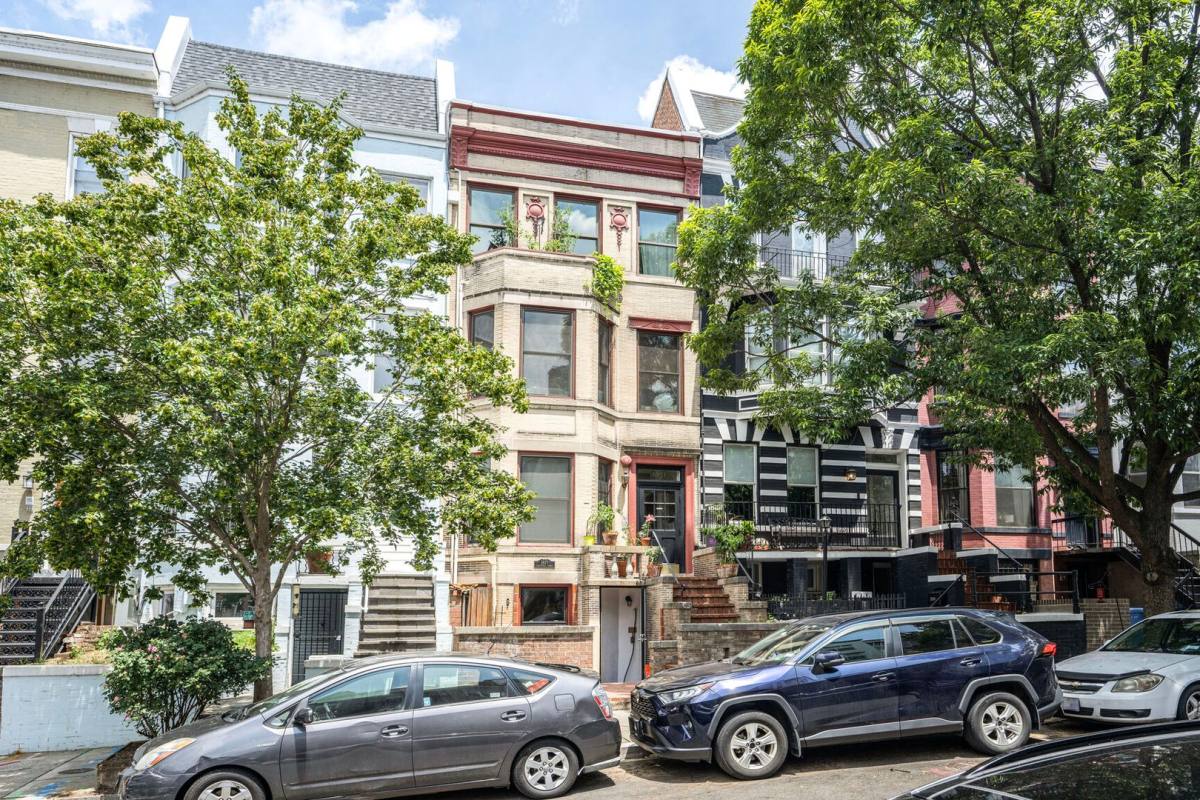 Condo for rent at 1871 California St NW, Washington, DC 20009