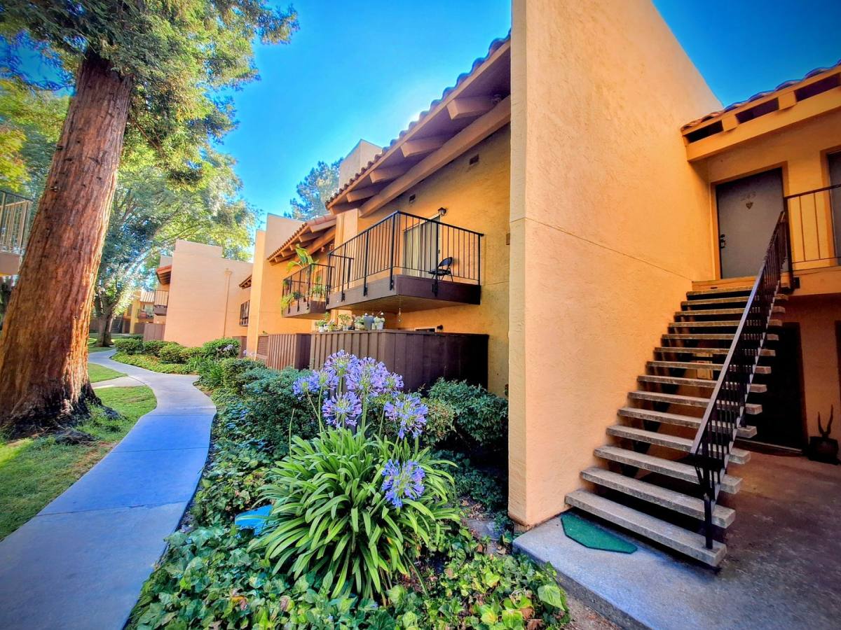 Condo for rent at 247 N Capitol Ave #BUILDING 7, San Jose, CA 95127