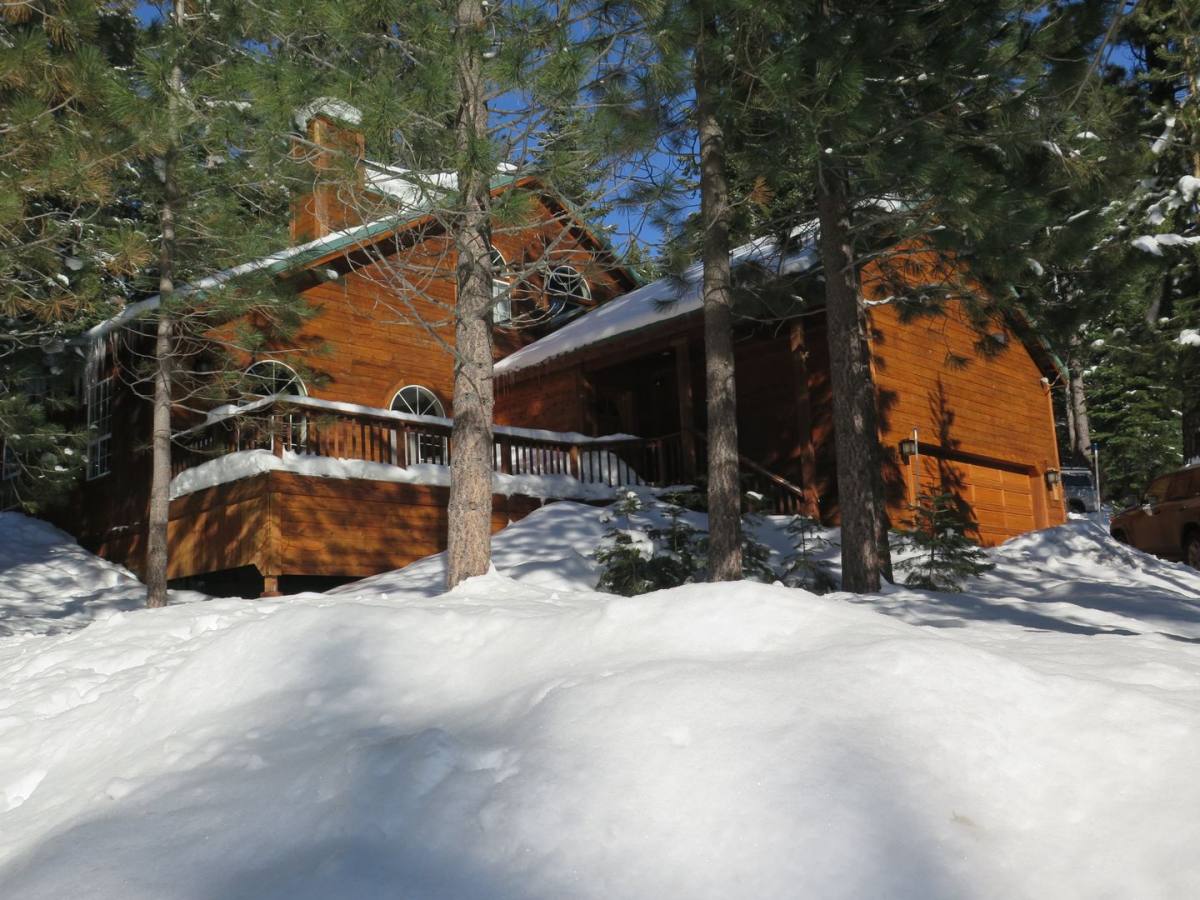 House for rent at 11756 Saint Bernard Dr, Truckee, CA 96161