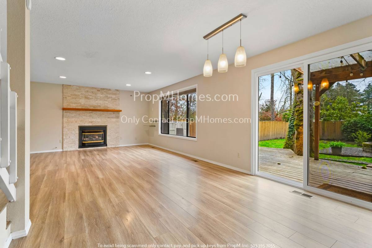 House for rent at 2786 Robinwood Way, West Linn, OR 97068