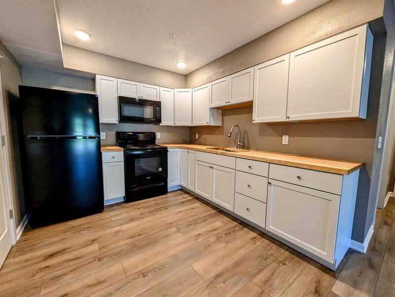Apartment for rent at 1319 B Ave W #32, Oskaloosa, IA 52577