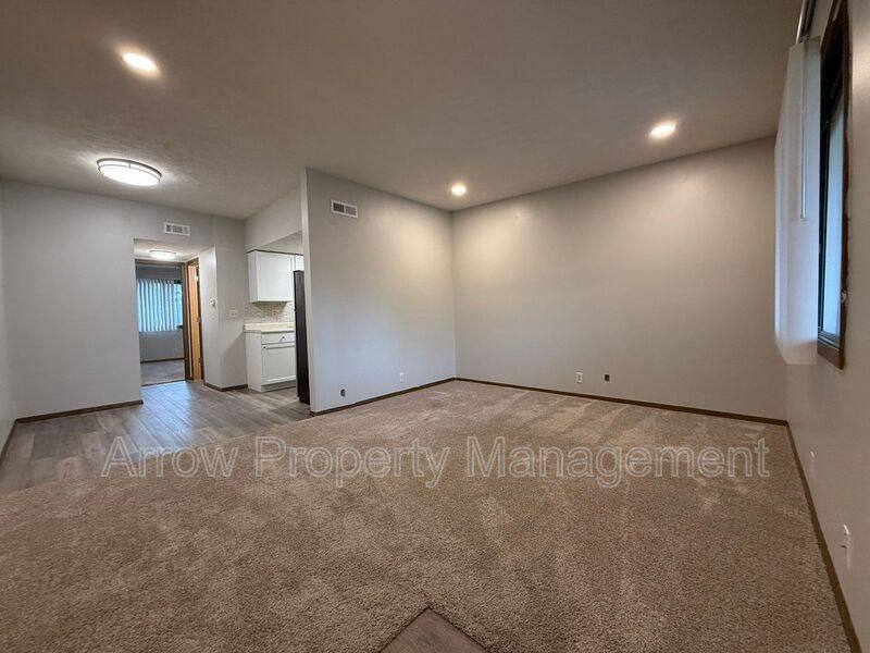 Apartment for rent at 341 S 27th St, Lincoln, NE 68510