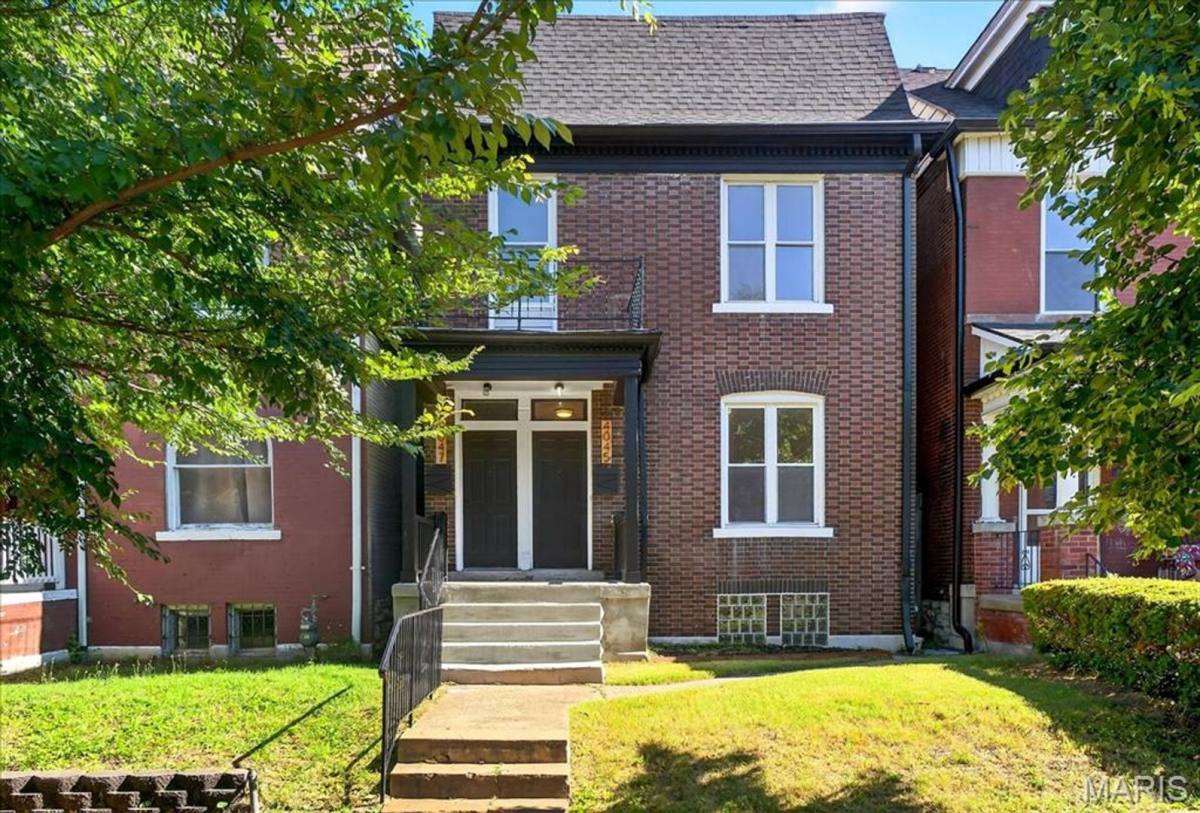 Apartment for rent at 4045 Russell Blvd, Saint Louis, MO 63110