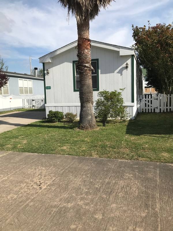Apartment for rent at 5103 Barbados Calle, Dickinson, TX 77539