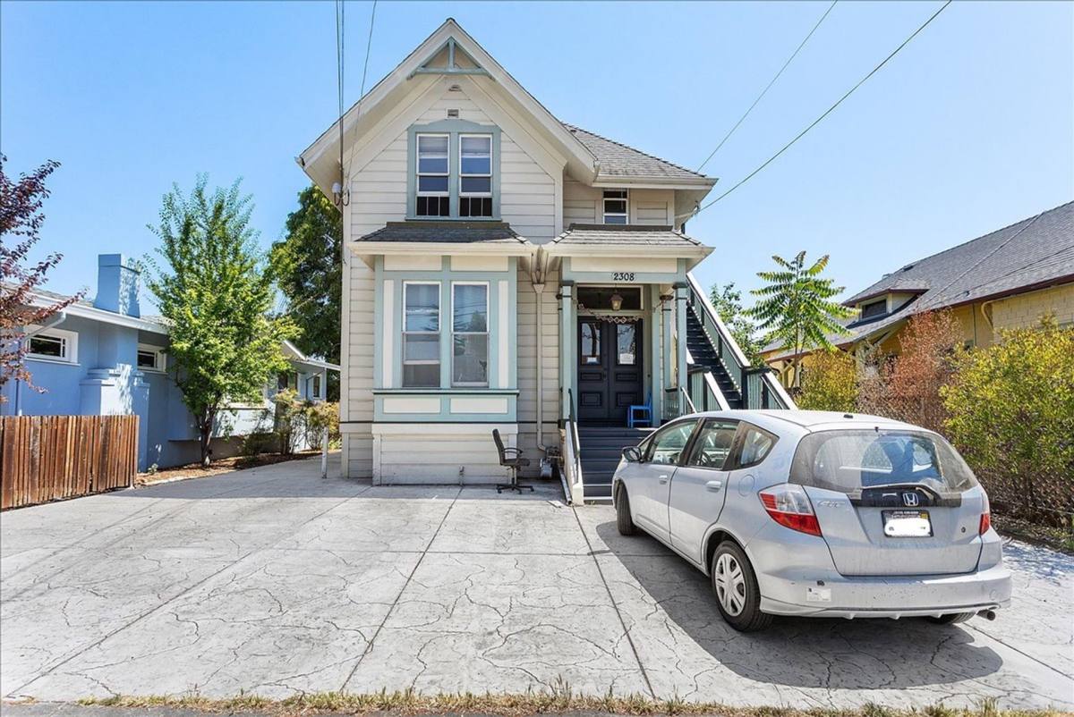 Apartment for rent at 2308 Woolsey St, Berkeley, CA 94705