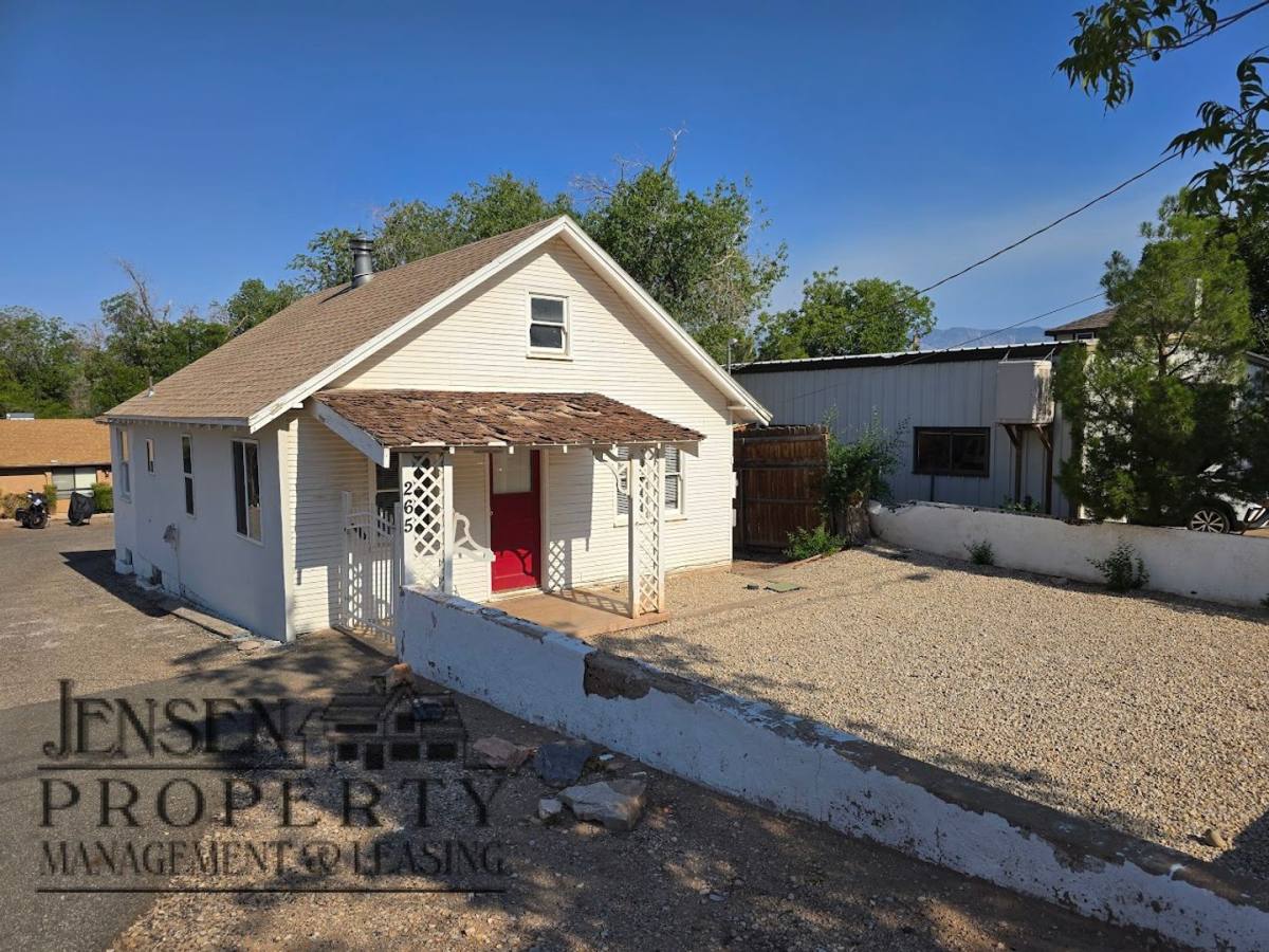 Apartment for rent at 261 N State St, Hurricane, UT 84737