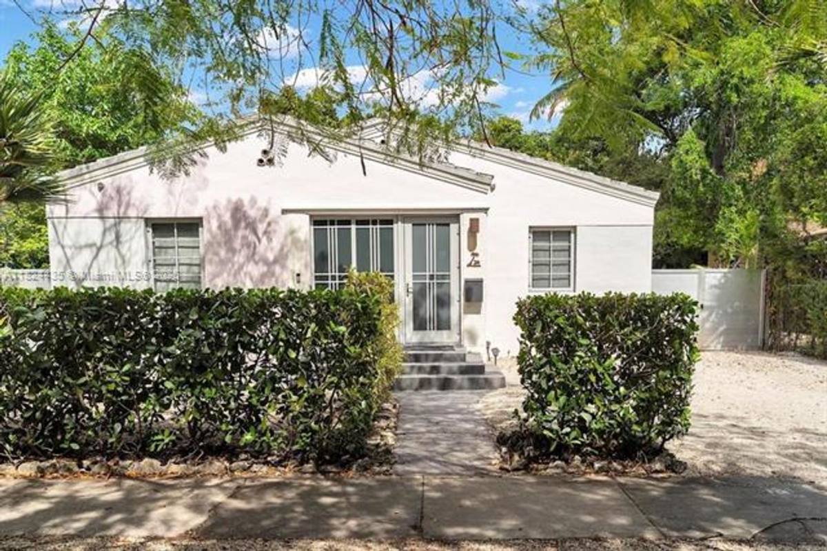 House for rent at 29 NE 42nd St, Miami, FL 33137