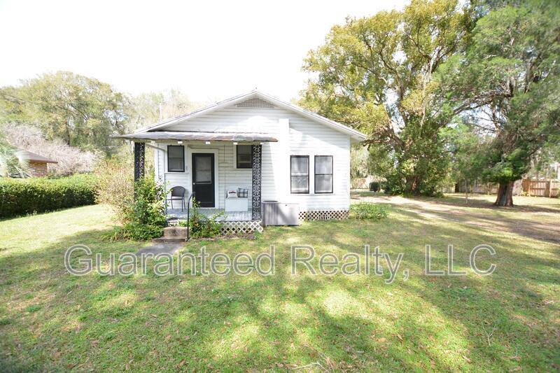 House for rent at 1465 E Blvd St, Bartow, FL 33830