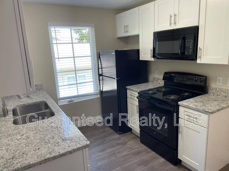 Apartment for rent at 915 E Palmetto St #4, Lakeland, FL 33801