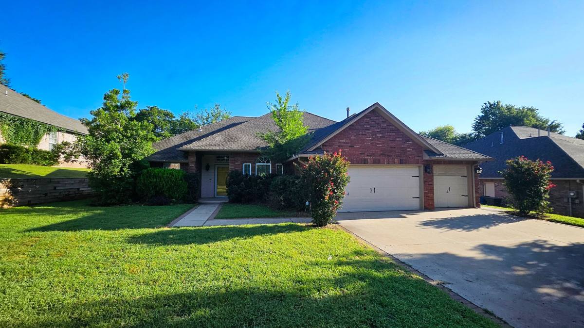 House for rent at 4017 Eaton Place, Edmond, OK 73034