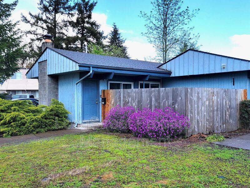 Apartment for rent at 833 NW 26th St, Corvallis, OR 97330