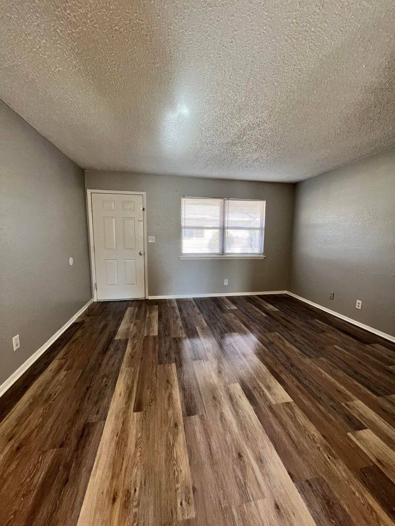 Apartment for rent at 104 S Moore St, Claremore, OK 74017
