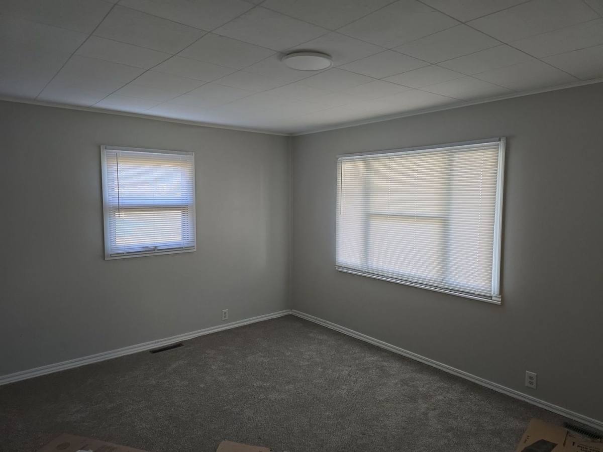 House for rent at 2321 S Pershing Dr, Muncie, IN 47302