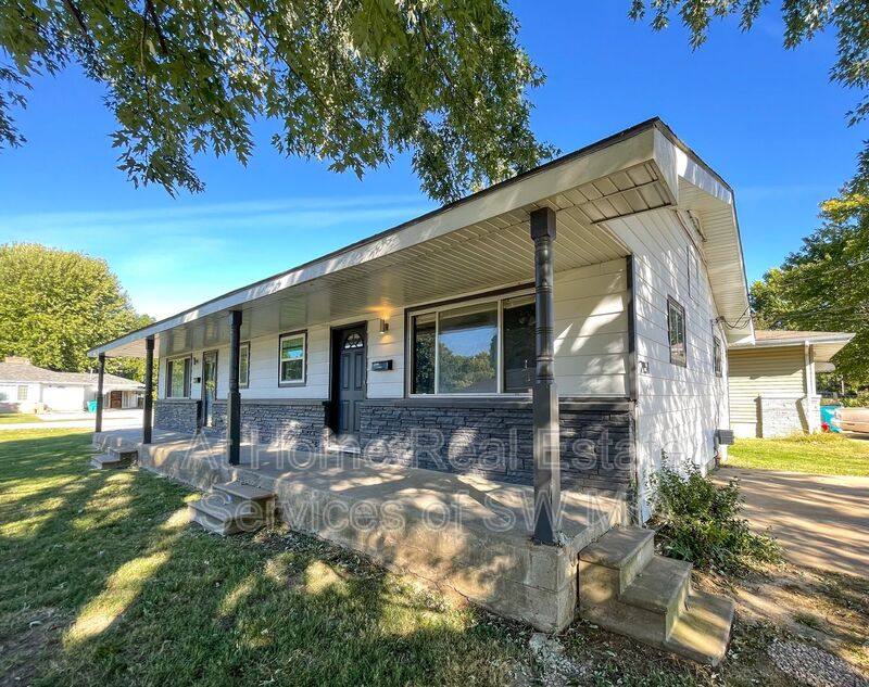 Apartment for rent at 2151 S Fairway, Springfield, MO 65804