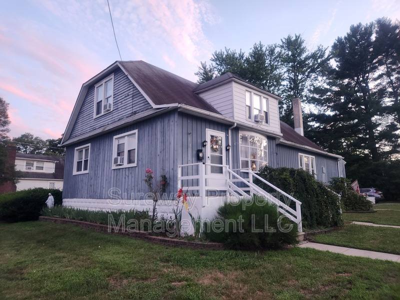 Apartment for rent at 1 Chestnut Ave #A, Berlin, NJ 08009
