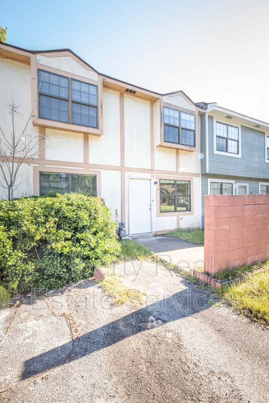 Apartment for rent at 720 Elaine St, Hinesville, GA 31313