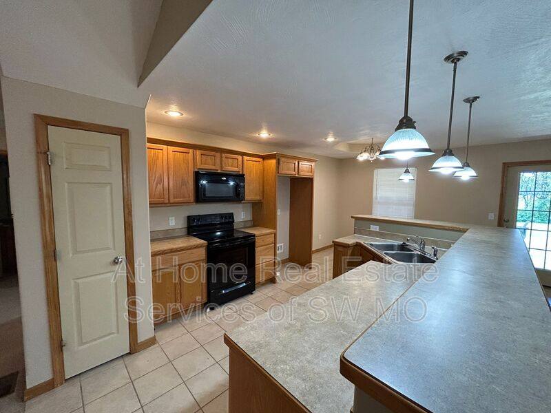 House for rent at 5504 W Bayberry Dr, Springfield, MO 65802