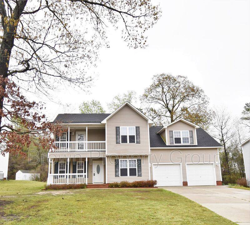 House for rent at 141 Pender Rd, Spring Lake, NC 28390