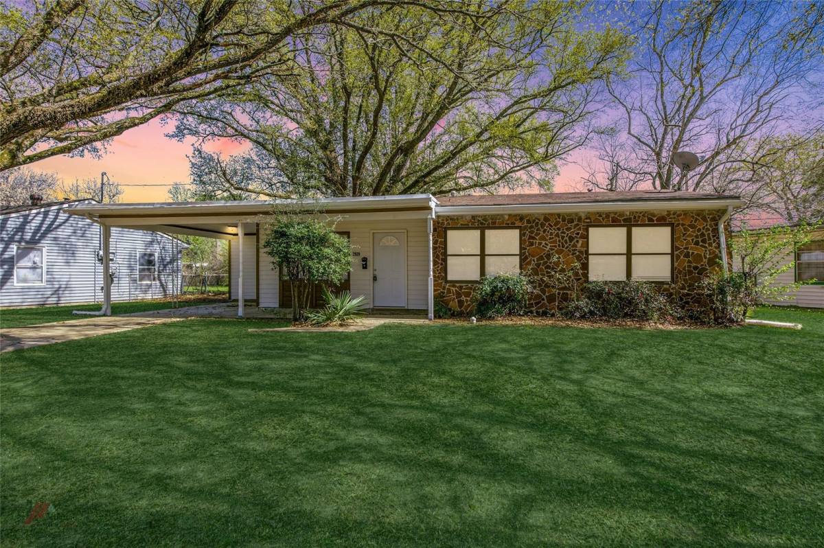 House for rent at 2939 Despot, Shreveport, LA 71108