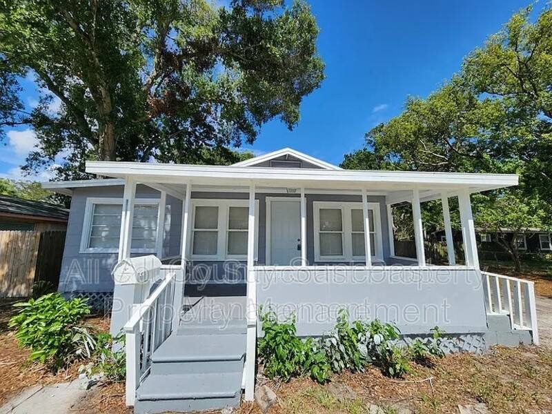 House for rent at 1710 40th St S, Saint Petersburg, FL 33711