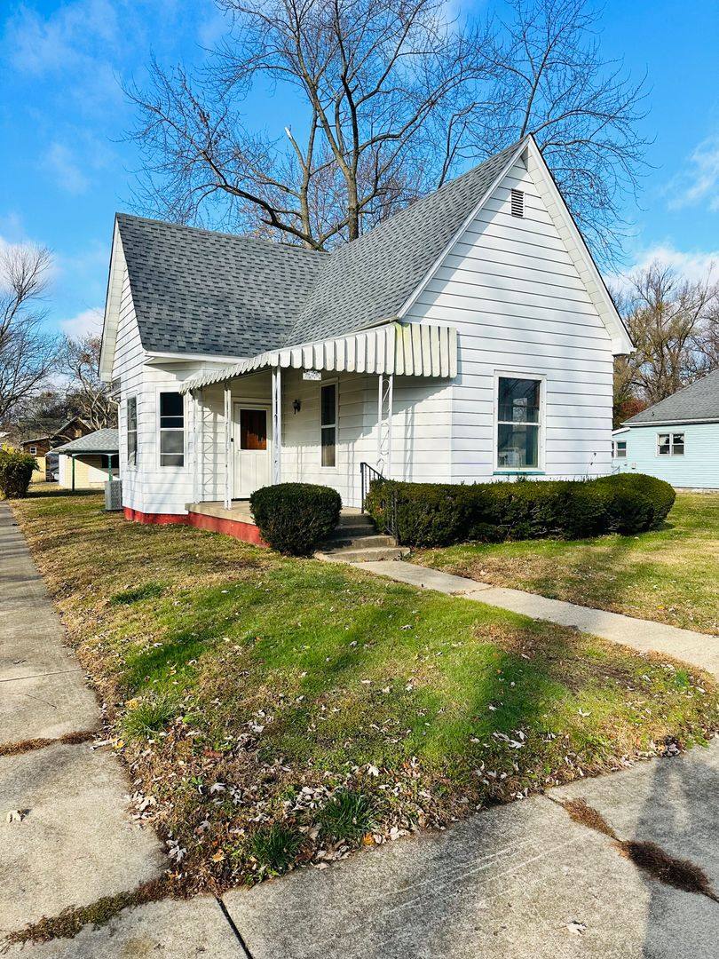 House for rent at 1475 S 10th St, Terre Haute, IN 47802