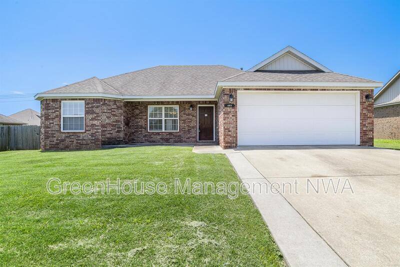 House for rent at 403 Cherry St, Pea Ridge, AR 72751
