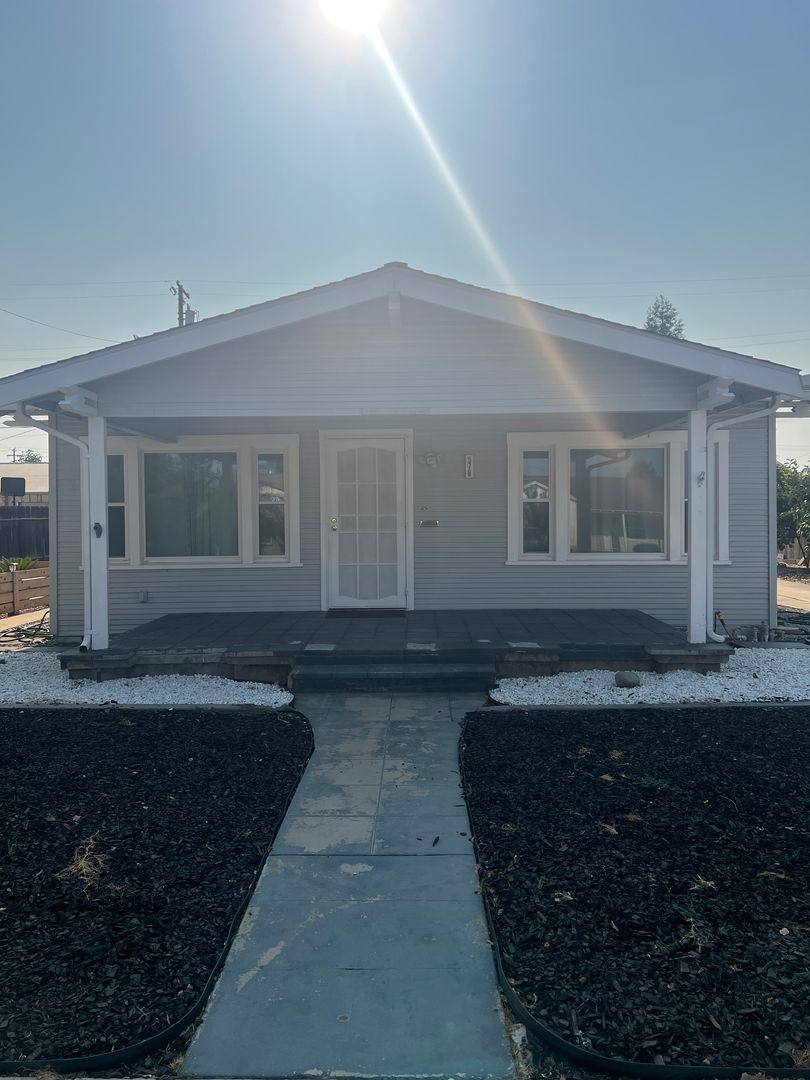 House for rent at 578 N Acacia Ave, Reedley, CA 93654