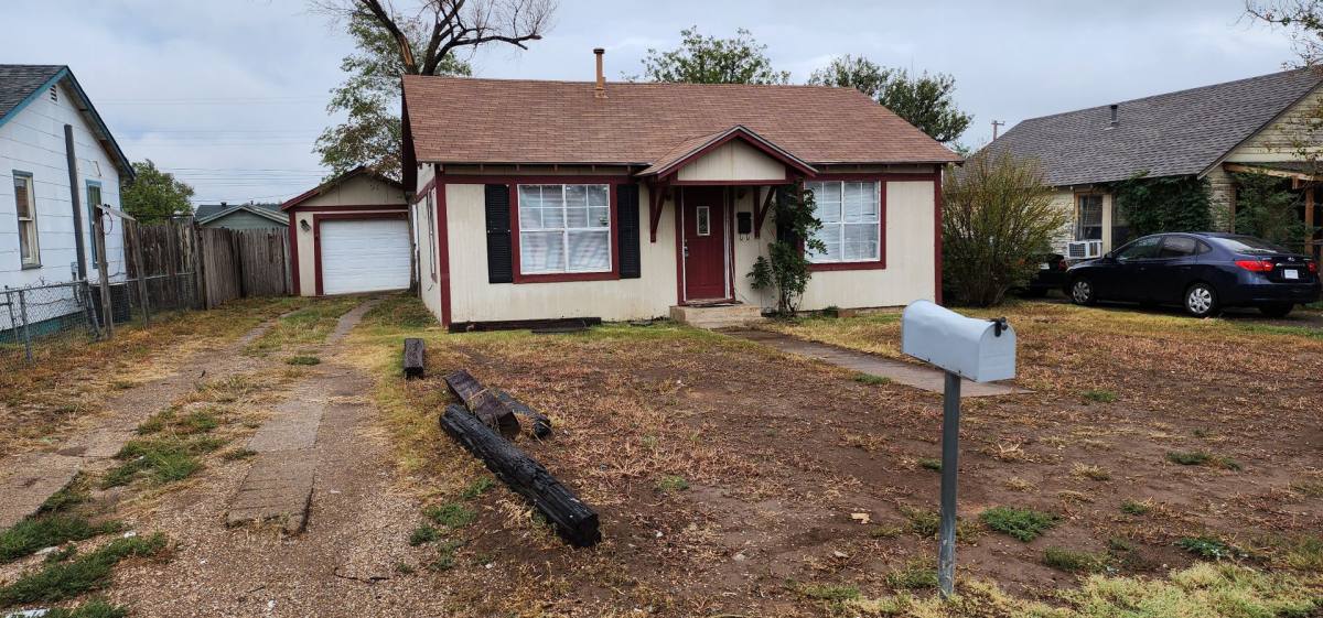 House for rent at 707 S Birmingham St, Amarillo, TX 79104