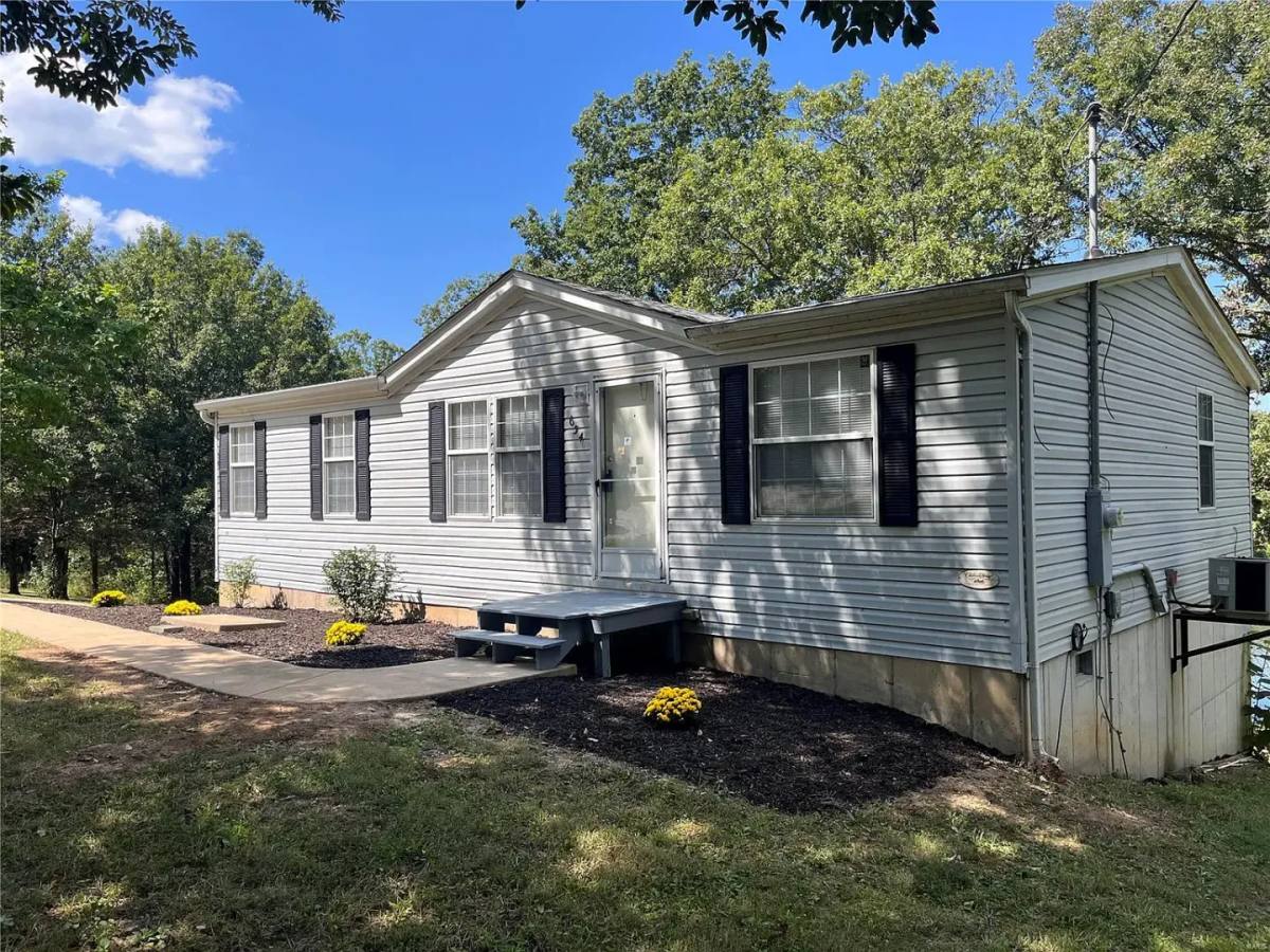 House for rent at 654 Lakeview Court, Union, MO 63084