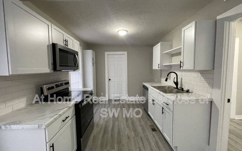 House for rent at 1015 N Newton Ave, Springfield, MO 65802