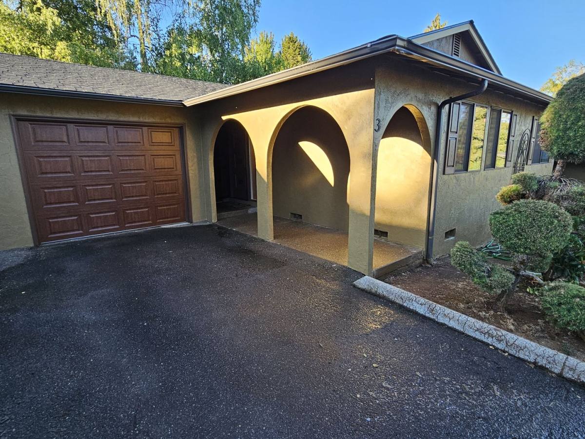 Apartment for rent at 2323 SW Elmwood Dr, Dallas, OR 97338